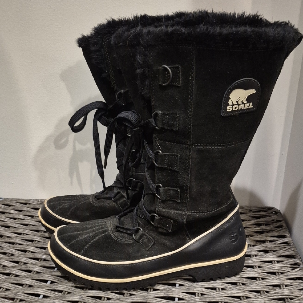 Sorel Women's Black Winter Boots with Fur Trim